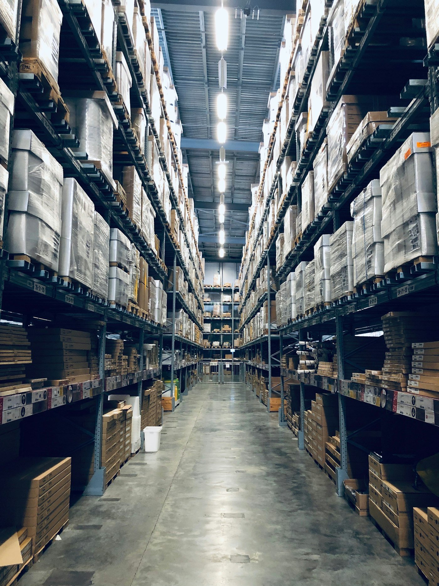 Entrepôt logistique