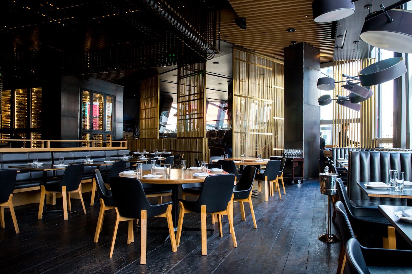 Salle de restaurant propre et soignée par OnClean